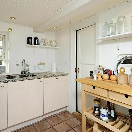 Five-bedroom Holiday In Juelsminde 3 *