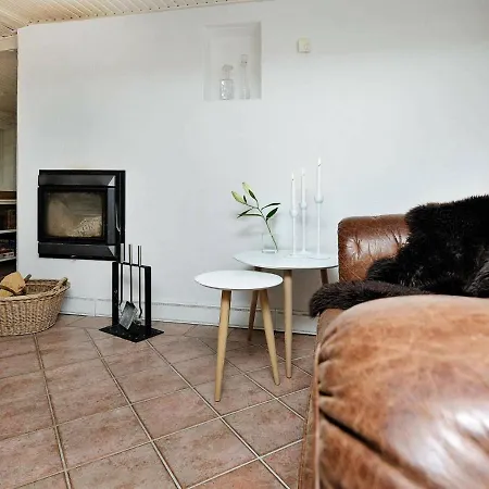 Five-bedroom Holiday In Juelsminde 3