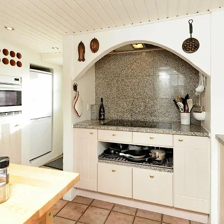 Five-bedroom Holiday In Juelsminde 3 Holiday home *